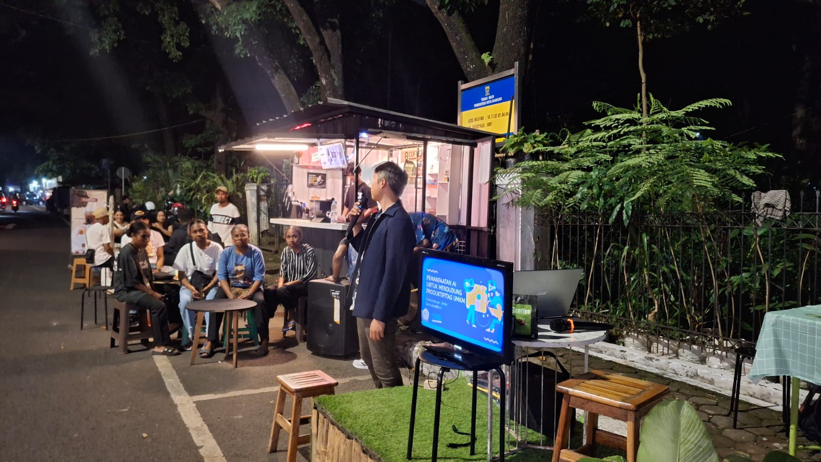Pelaksanaan PKM Dosen Sistem Komputer: Pemanfaatan Teknologi AI untuk peningkatan kualitas UMKM